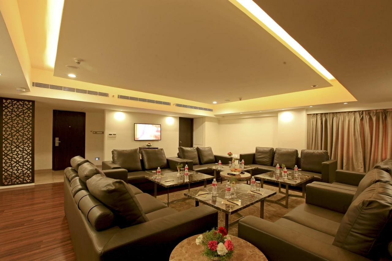 Goutham Grand Hotel Tenali Luaran gambar